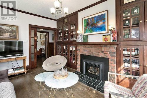 145 Bruce Street S, Blue Mountains (Thornbury), ON - Indoor Photo Showing Living Room With Fireplace