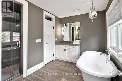 145 Bruce Street S, Blue Mountains (Thornbury), ON - Indoor Photo Showing Bathroom