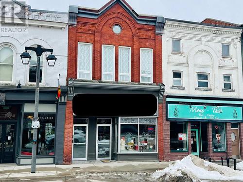 Upper - 41 Market Place, Stratford (22 - Stratford), ON 