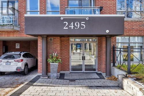 311 - 2495 Dundas Street W, Toronto, ON - Outdoor