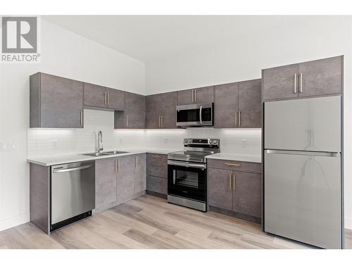 2537 Pinnacle Ridge Drive, West Kelowna, BC - Indoor Photo Showing Kitchen With Double Sink