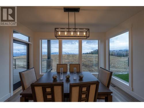 2537 Pinnacle Ridge Drive, West Kelowna, BC - Indoor Photo Showing Dining Room