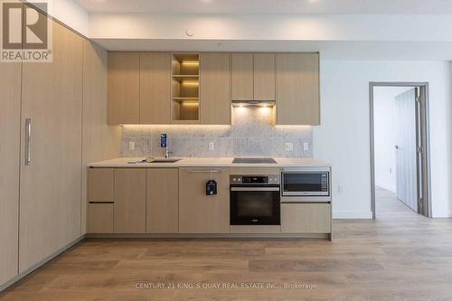 1812 - 95 Mcmahon Drive, Toronto, ON - Indoor Photo Showing Kitchen