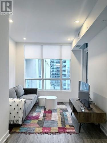 1810 - 108 Peter Street, Toronto, ON - Indoor Photo Showing Living Room