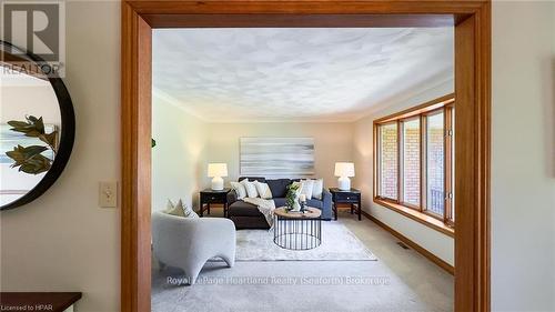 7333 Line 34 Road, West Perth (62 - Hibbert Twp), ON - Indoor Photo Showing Living Room