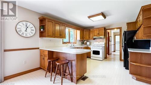 7333 Line 34 Road, West Perth (62 - Hibbert Twp), ON - Indoor Photo Showing Kitchen With Double Sink