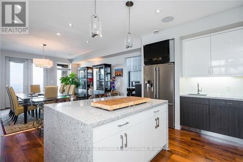 107 Maple Lane, Blue Mountains (Blue Mountain Resort Area), ON - Indoor Photo Showing Kitchen With Upgraded Kitchen