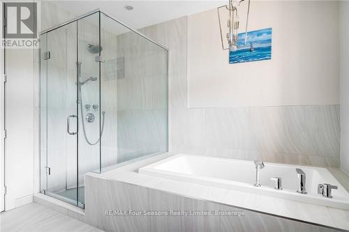 107 Maple Lane, Blue Mountains (Blue Mountain Resort Area), ON - Indoor Photo Showing Bathroom