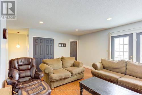 18 Cambria Street, Stratford, ON - Indoor Photo Showing Living Room