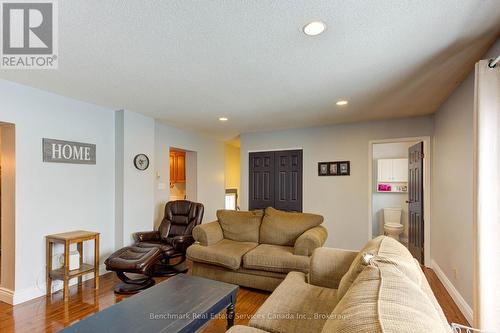 18 Cambria Street, Stratford, ON - Indoor Photo Showing Living Room