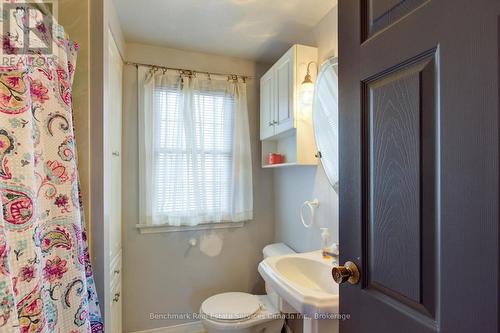 18 Cambria Street, Stratford, ON - Indoor Photo Showing Bathroom