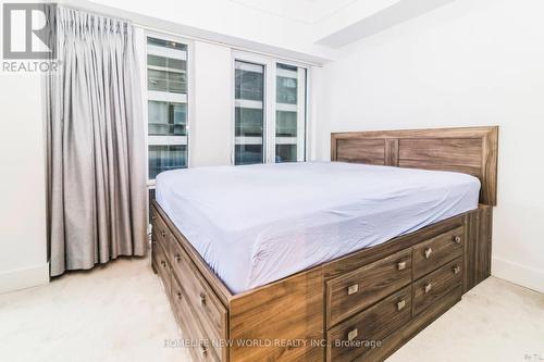 723 - 955 Bay Street, Toronto, ON - Indoor Photo Showing Bedroom