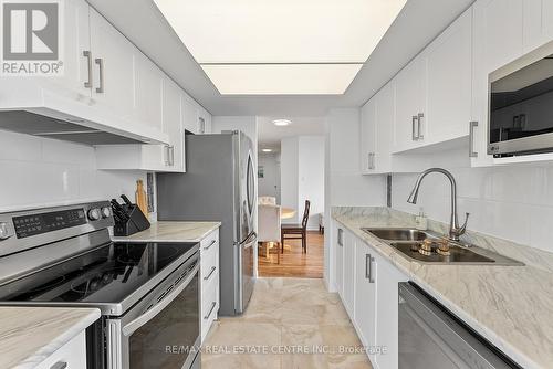 1808 - 550 Webb Drive, Mississauga, ON - Indoor Photo Showing Kitchen With Double Sink With Upgraded Kitchen