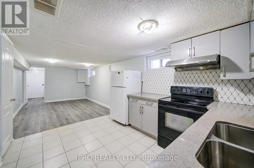 95 Greenbriar Road, Brampton, ON - Indoor Photo Showing Kitchen With Double Sink