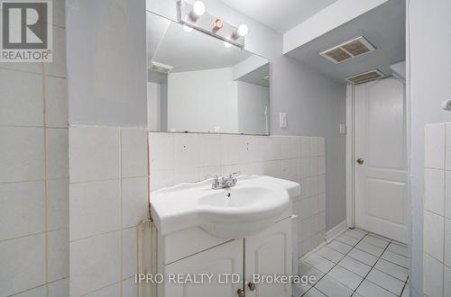 95 Greenbriar Road, Brampton, ON - Indoor Photo Showing Bathroom