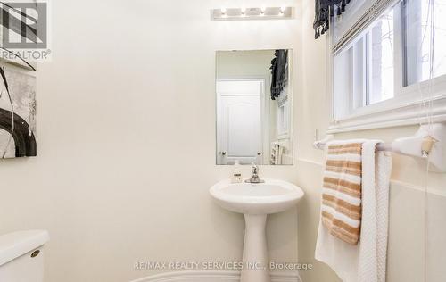 31 Hollingsworth Circle, Brampton, ON - Indoor Photo Showing Bathroom