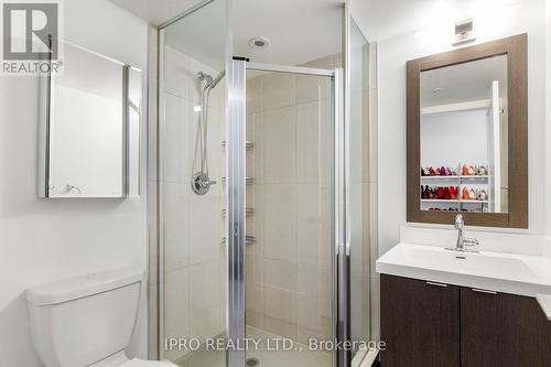 # 2416 - 9 Mabelle Avenue, Toronto, ON - Indoor Photo Showing Bathroom