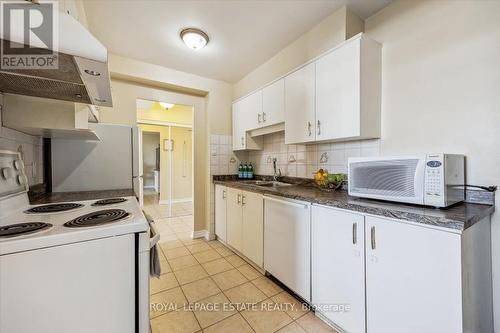 508 - 2835 Islington Avenue E, Toronto, ON - Indoor Photo Showing Kitchen