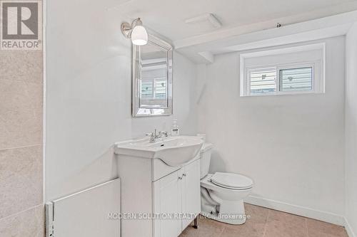 56 Cambridge Avenue, Hamilton, ON - Indoor Photo Showing Bathroom