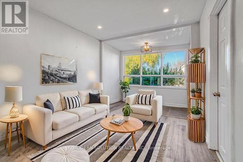 56 Cambridge Avenue, Hamilton, ON - Indoor Photo Showing Living Room