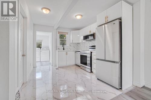 56 Cambridge Avenue, Hamilton, ON - Indoor Photo Showing Kitchen