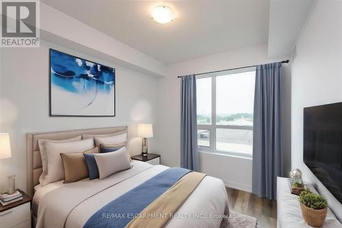 417 - 5055 Greenlane Road, Lincoln, ON - Indoor Photo Showing Bedroom