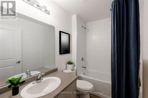 417 - 5055 Greenlane Road, Lincoln, ON - Indoor Photo Showing Bathroom