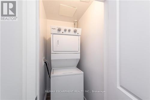 417 - 5055 Greenlane Road, Lincoln, ON - Indoor Photo Showing Laundry Room