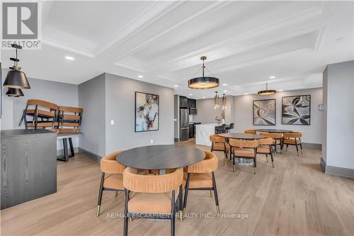 417 - 5055 Greenlane Road, Lincoln, ON - Indoor Photo Showing Dining Room