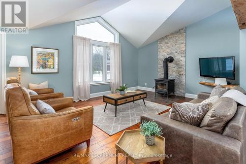 12895 King Road, Niagara Falls, ON - Indoor Photo Showing Living Room With Fireplace