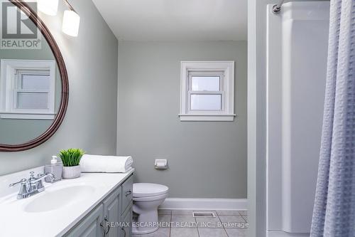 12895 King Road, Niagara Falls, ON - Indoor Photo Showing Bathroom