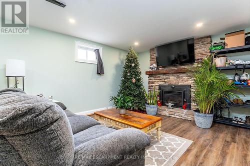 12895 King Road, Niagara Falls, ON - Indoor Photo Showing Living Room With Fireplace