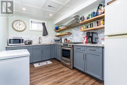 12895 King Road, Niagara Falls, ON - Indoor Photo Showing Kitchen