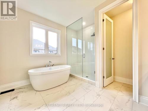 1348 Hydrangea Gardens, Oakville, ON - Indoor Photo Showing Bathroom