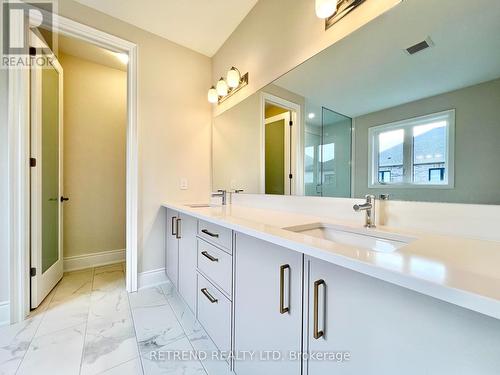 1348 Hydrangea Gardens, Oakville, ON - Indoor Photo Showing Bathroom