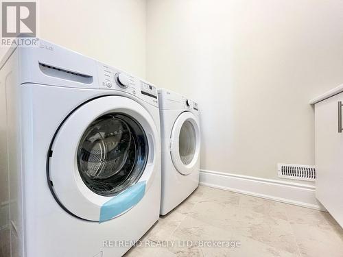 1348 Hydrangea Gardens, Oakville, ON - Indoor Photo Showing Laundry Room