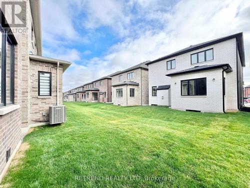 1348 Hydrangea Gardens, Oakville, ON - Outdoor With Exterior