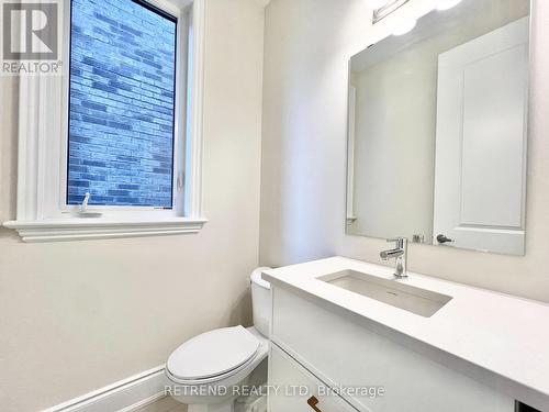 1348 Hydrangea Gardens, Oakville, ON - Indoor Photo Showing Bathroom