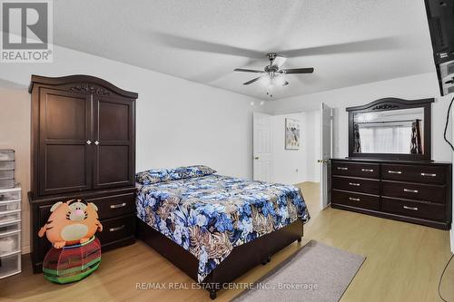 25 Heartview Road, Brampton, ON - Indoor Photo Showing Bedroom