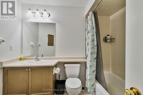 25 Heartview Road, Brampton, ON - Indoor Photo Showing Bathroom