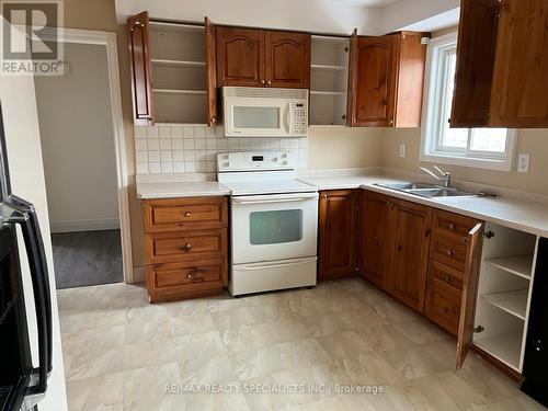 Main - 15 Steven Street, Orangeville, ON - Indoor Photo Showing Kitchen With Double Sink