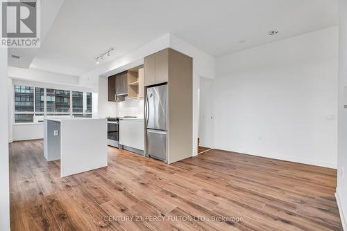 317 - 395 Dundas Street W, Oakville, ON - Indoor Photo Showing Kitchen With Stainless Steel Kitchen