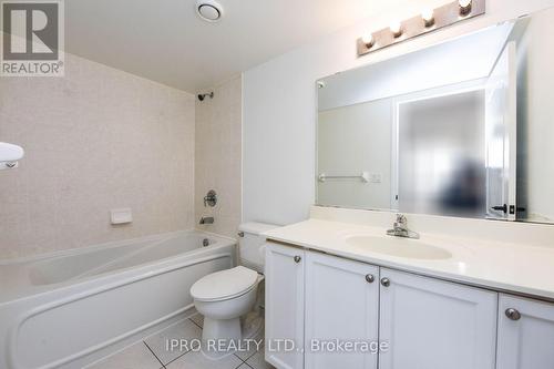 1006 - 4090 Living Arts Drive, Mississauga, ON - Indoor Photo Showing Bathroom