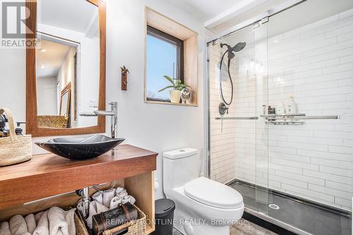 1120 Donaldson Road, North Frontenac (Frontenac North), ON - Indoor Photo Showing Bathroom