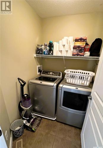 7524 Oxbow Way, Regina, SK - Indoor Photo Showing Laundry Room