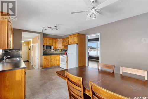 Williams Acreage, Laird Rm No. 404, SK - Indoor Photo Showing Kitchen With Double Sink