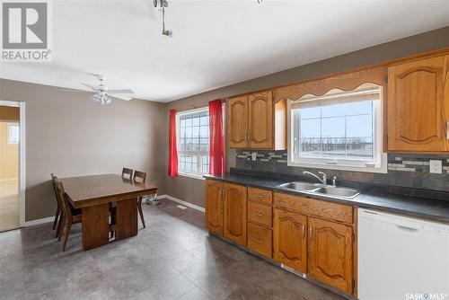 Williams Acreage, Laird Rm No. 404, SK - Indoor Photo Showing Kitchen With Double Sink