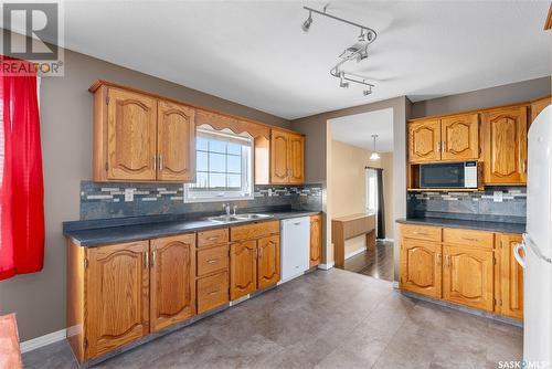 Williams Acreage, Laird Rm No. 404, SK - Indoor Photo Showing Kitchen With Double Sink