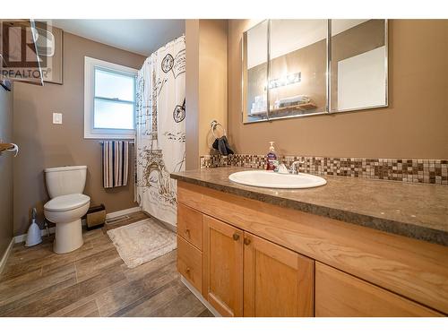 624 Sydney Avenue, Kamloops, BC - Indoor Photo Showing Bathroom