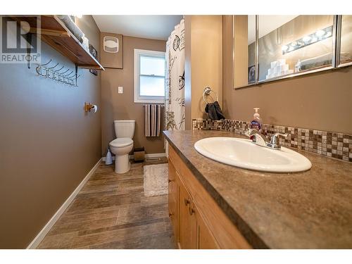 624 Sydney Avenue, Kamloops, BC - Indoor Photo Showing Bathroom